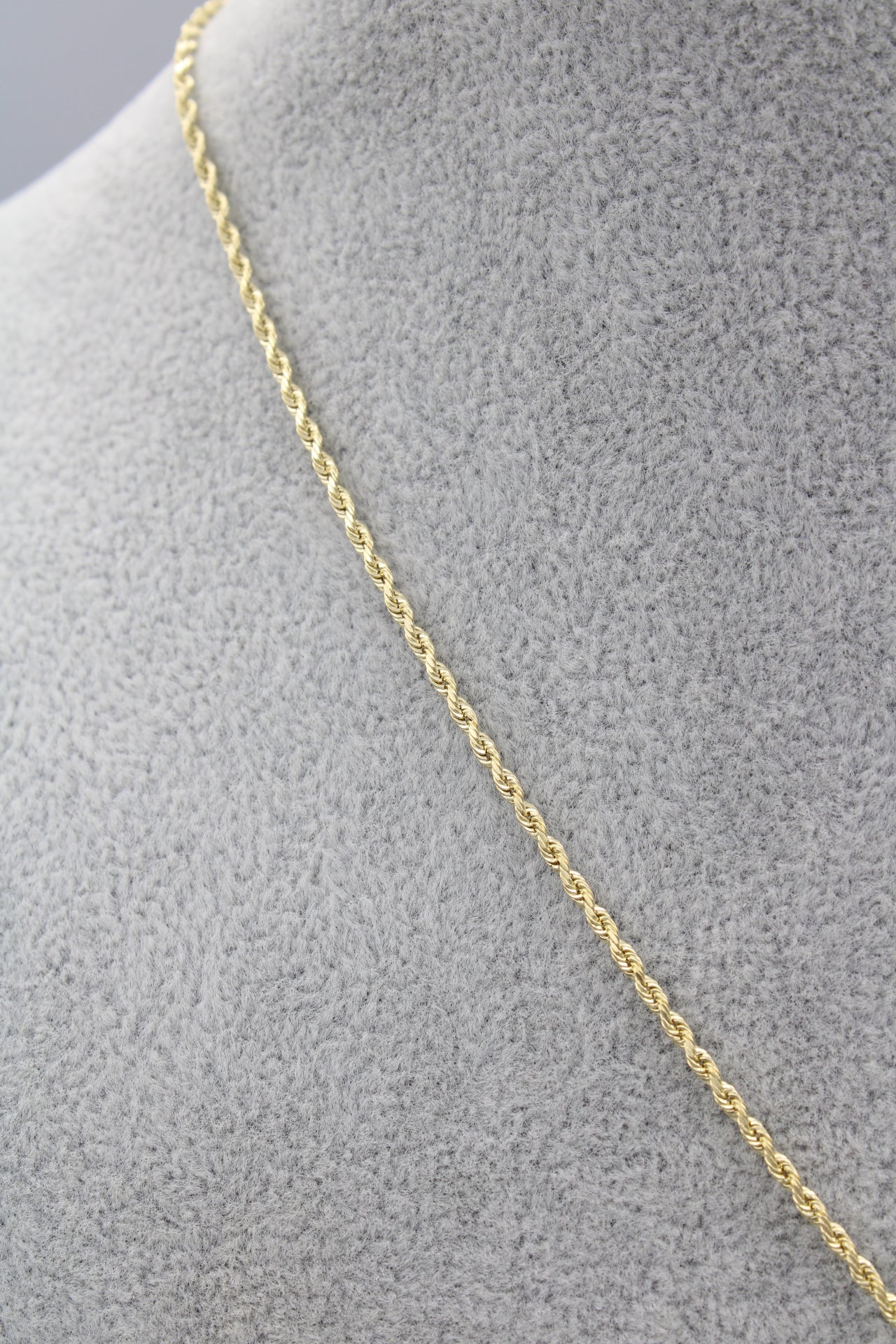 14K Hollow Rope Chain || Divino Niño Pendant